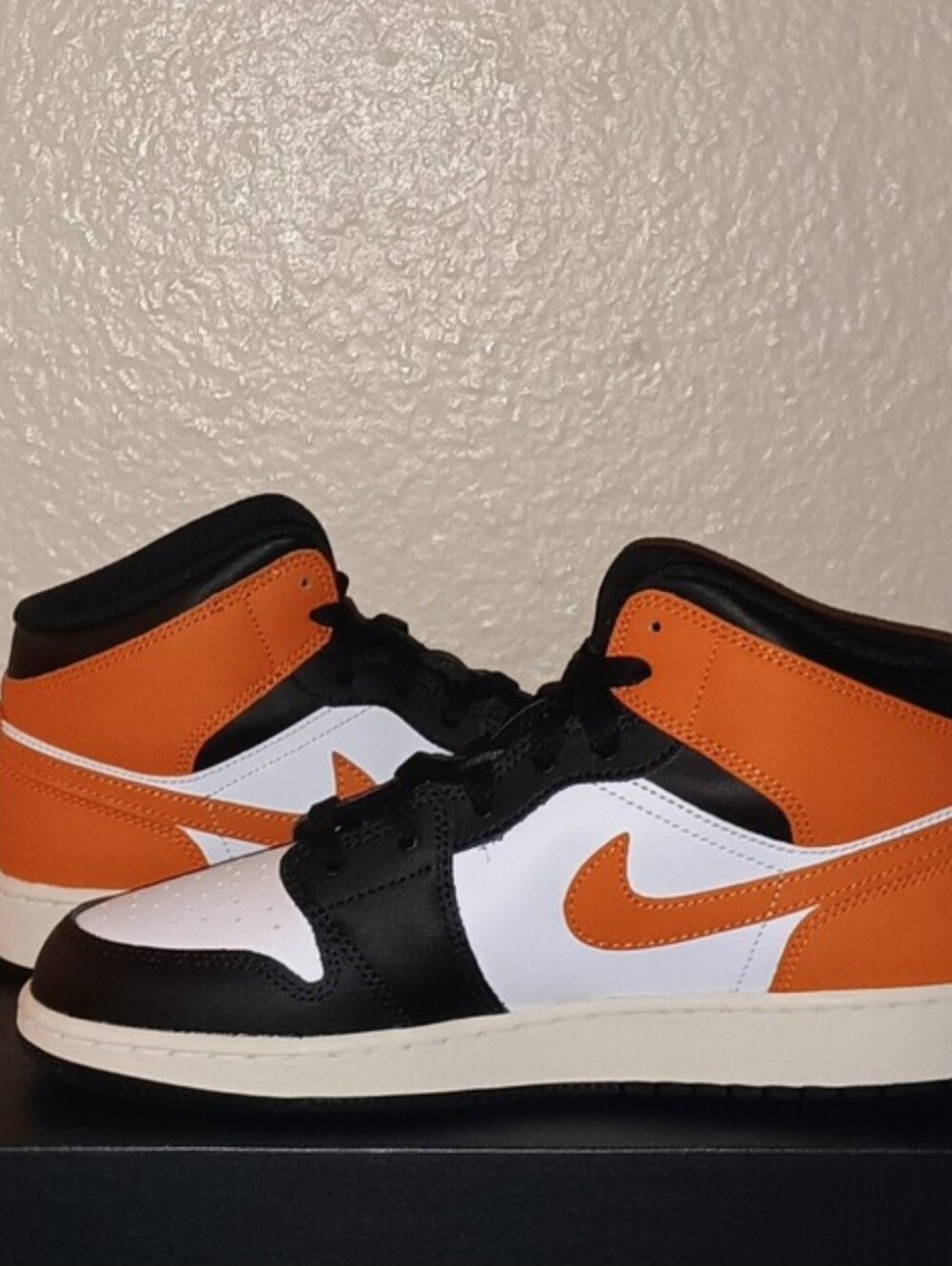 Jordan AJ 1 Mid
